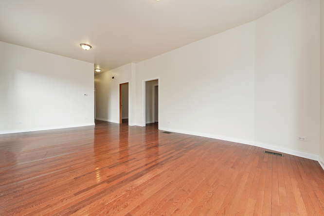 264 N Sacramento Blvd Chicago dining room unit 1