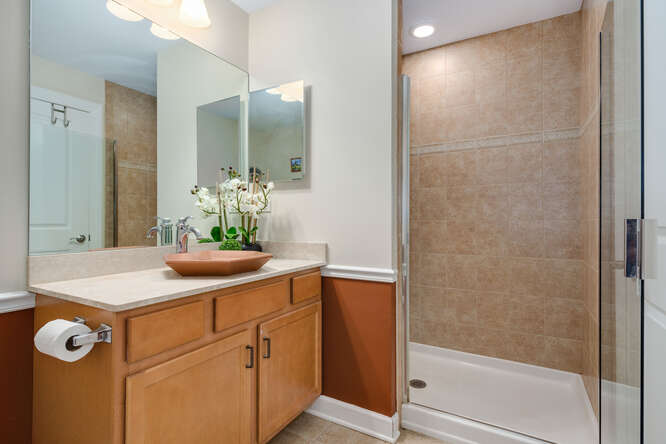 2435 W Grace bathroom