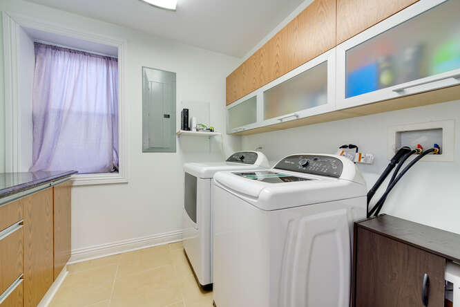 3130 N Sawyer laundry room