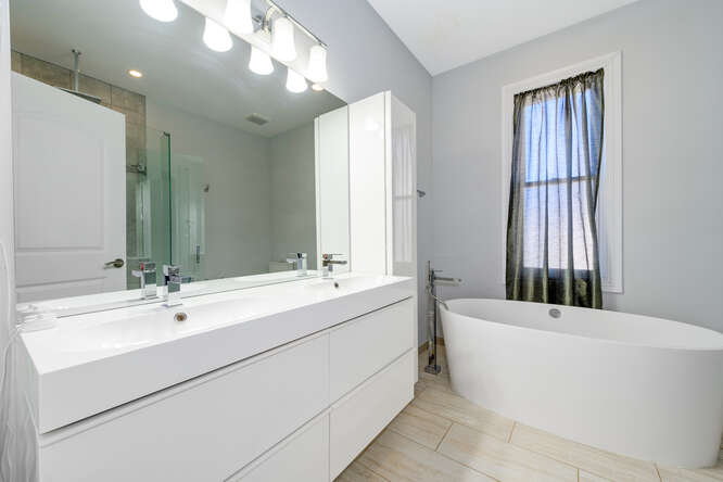 3130-N-Sawyer-master-bathroom