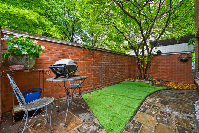 1001 S Plymouth Ct Unit D, Chicago, IL 60605 patio