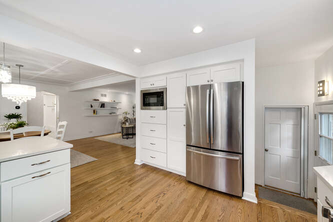 3916 Howard Ave, Western Springs, IL 60558 kitchen